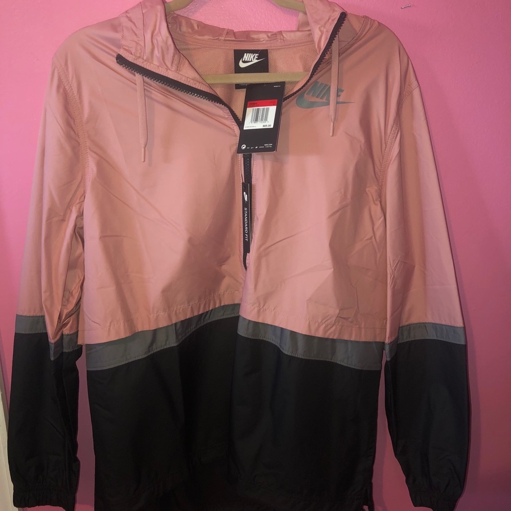 NIKE WINDBREAKER